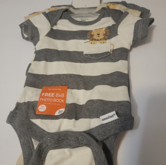 Set of 3 Gerber Sustainable Cotton Lion Onesies - Picture 4 of 8
